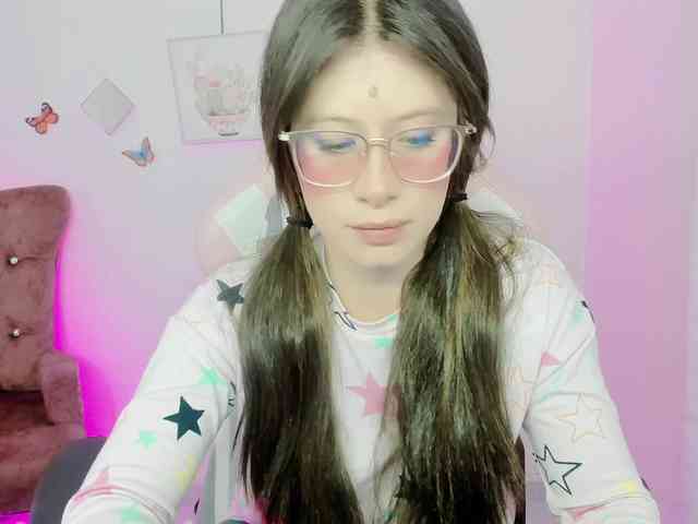 ZooeyBelair webcam