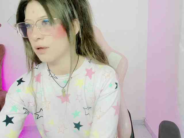ZooeyBelair webcam