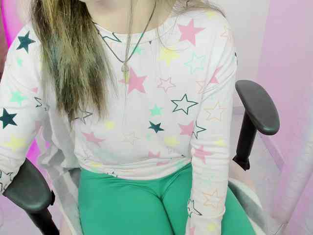 ZooeyBelair webcam