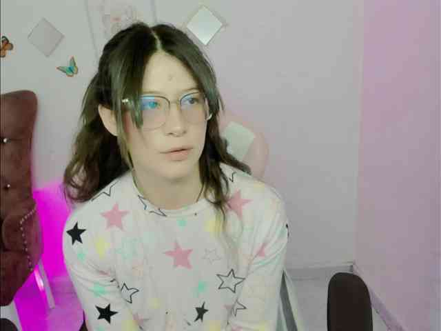 ZooeyBelair webcam
