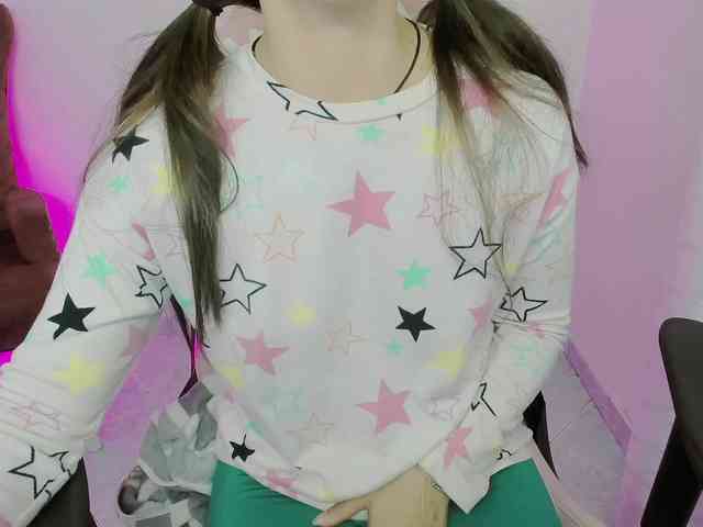 ZooeyBelair webcam