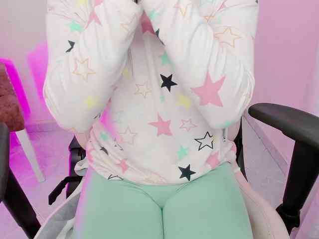 ZooeyBelair webcam