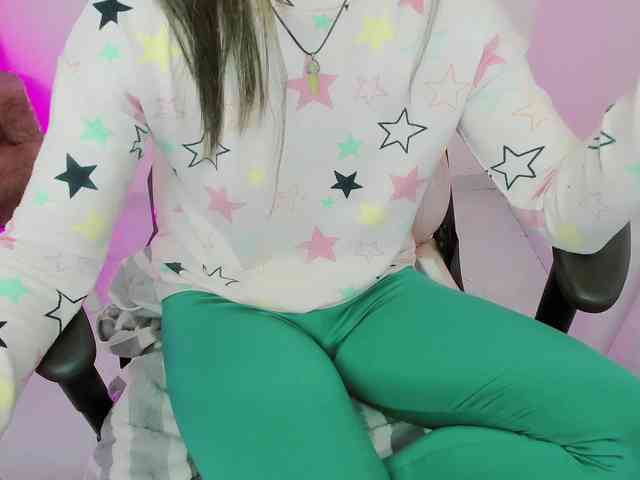 ZooeyBelair webcam