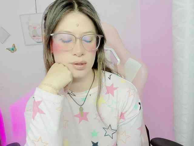 ZooeyBelair webcam