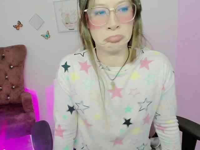 ZooeyBelair webcam