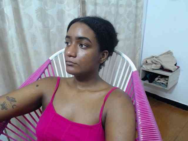 CattleyaHotGirl webcam