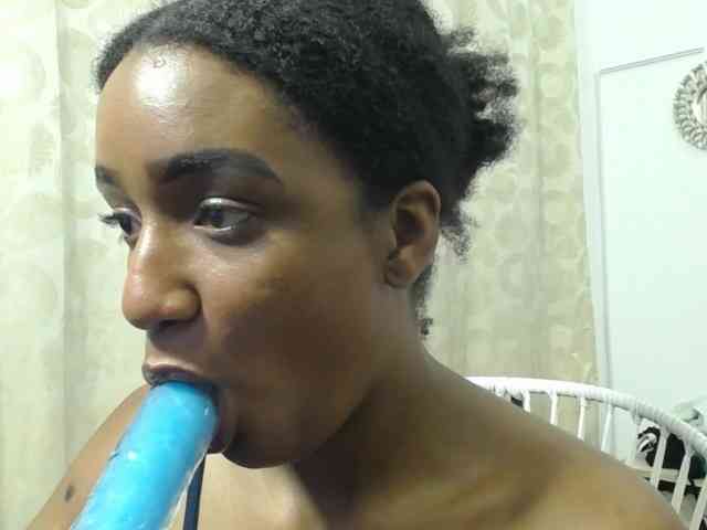 CattleyaHotGirl webcam