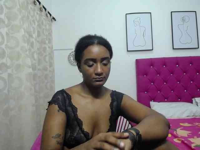 CattleyaHotGirl webcam