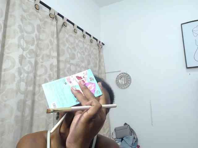 CattleyaHotGirl webcam