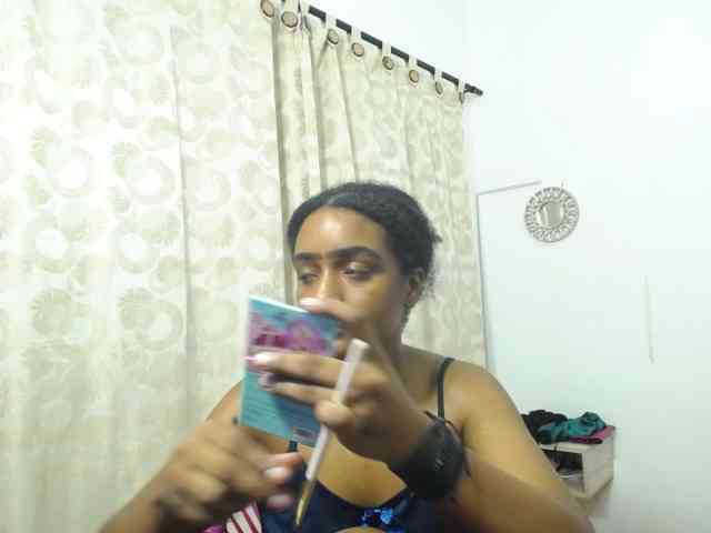CattleyaHotGirl webcam