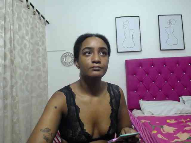 CattleyaHotGirl webcam