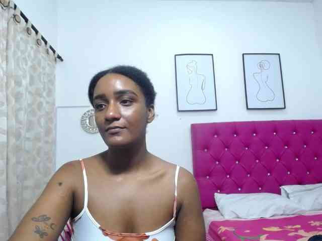 CattleyaHotGirl webcam