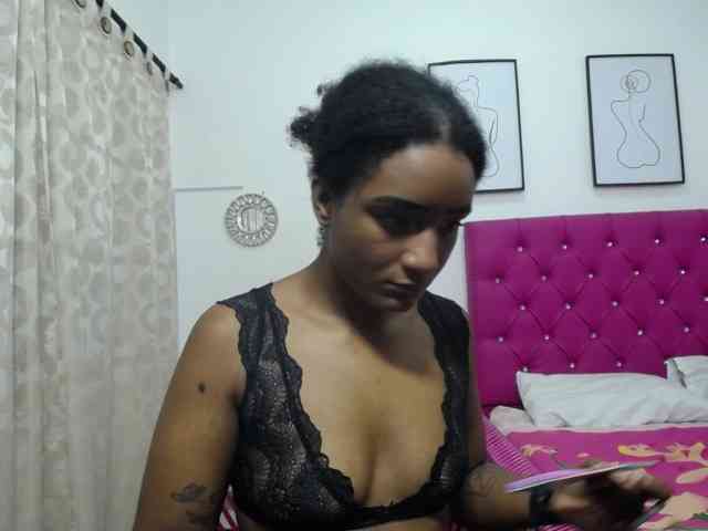 CattleyaHotGirl webcam