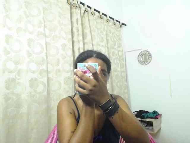CattleyaHotGirl webcam