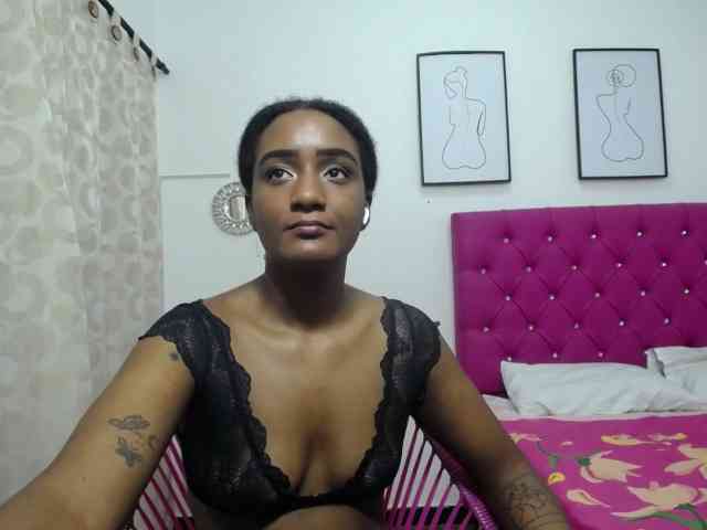 CattleyaHotGirl webcam