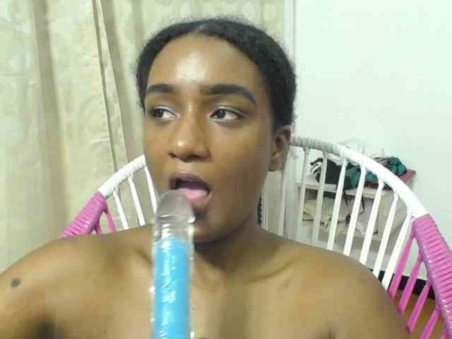 CattleyaHotGirl webcam