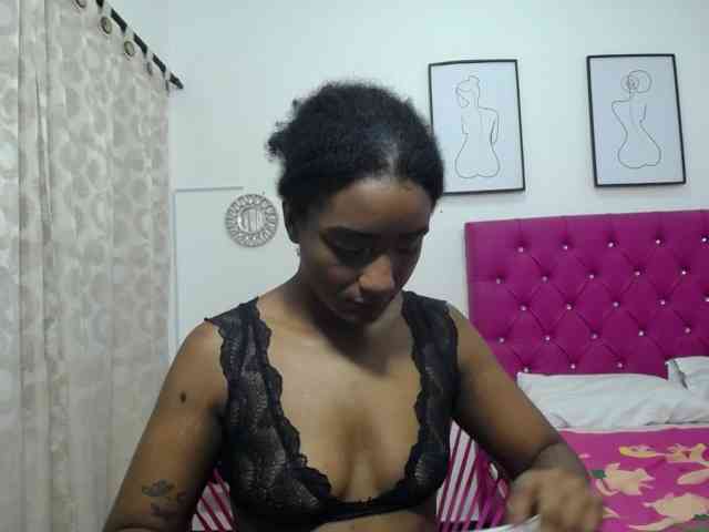 CattleyaHotGirl webcam