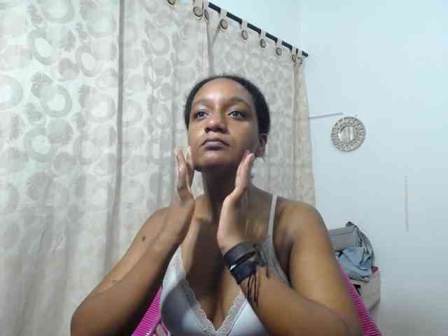 CattleyaHotGirl webcam