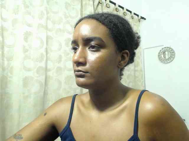 CattleyaHotGirl webcam