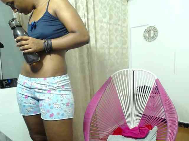 CattleyaHotGirl webcam