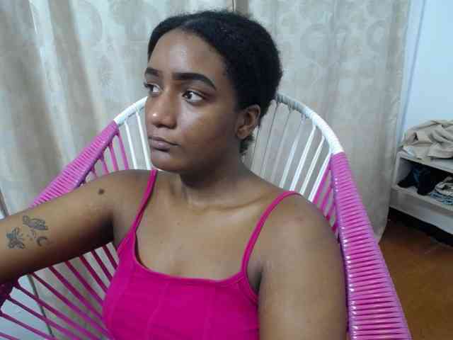 CattleyaHotGirl webcam