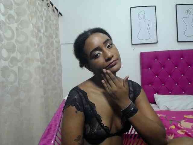 CattleyaHotGirl webcam