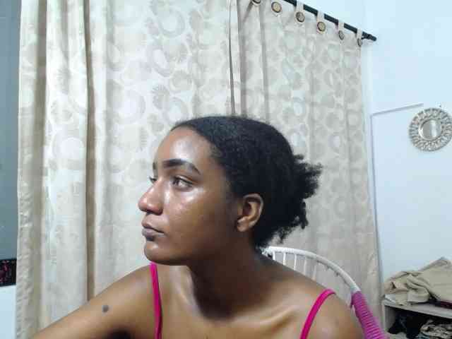 CattleyaHotGirl webcam