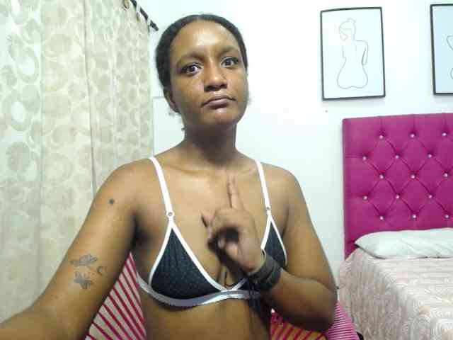 CattleyaHotGirl webcam
