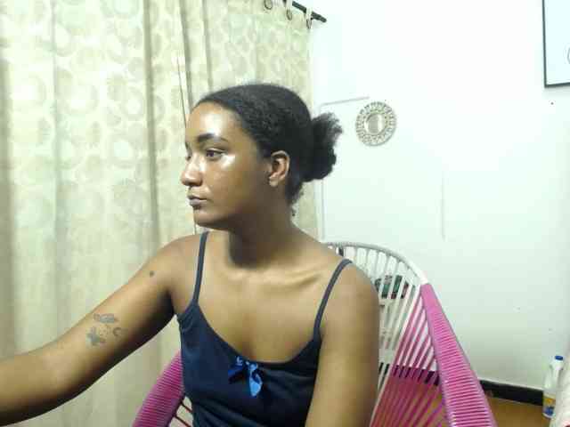 CattleyaHotGirl webcam