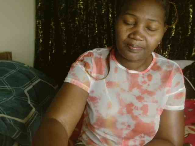 Sexxy-pretty24 webcam