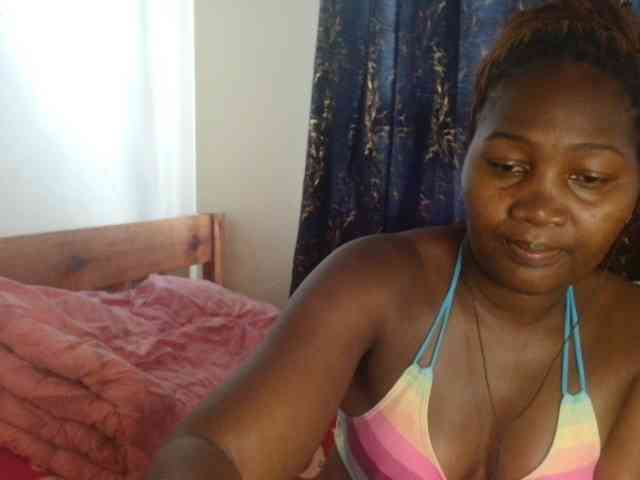 Sexxy-pretty24 webcam