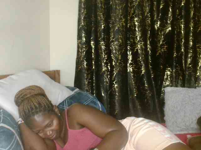 Sexxy-pretty24 webcam