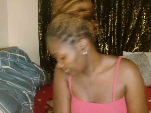 Sexxy-pretty24 webcam