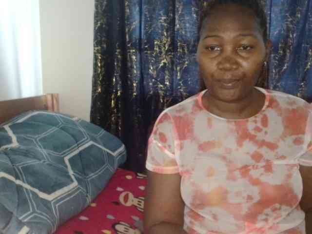 Sexxy-pretty24 webcam