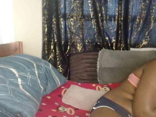 Sexxy-pretty24 webcam