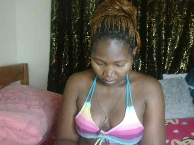 Sexxy-pretty24 webcam