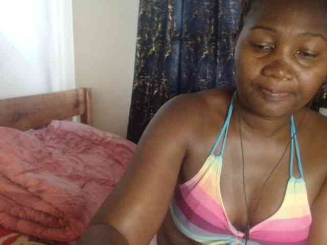 Sexxy-pretty24 webcam