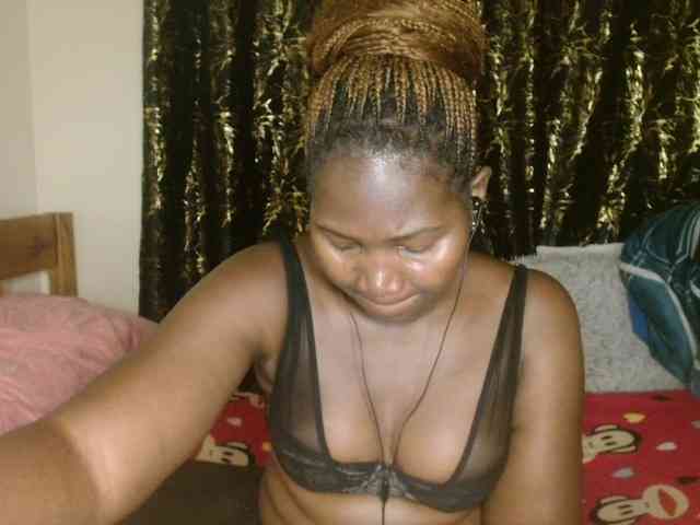 Sexxy-pretty24 webcam