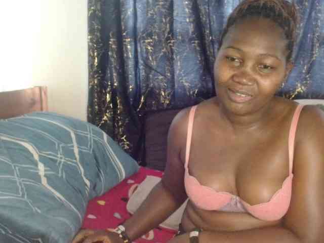 Sexxy-pretty24 webcam