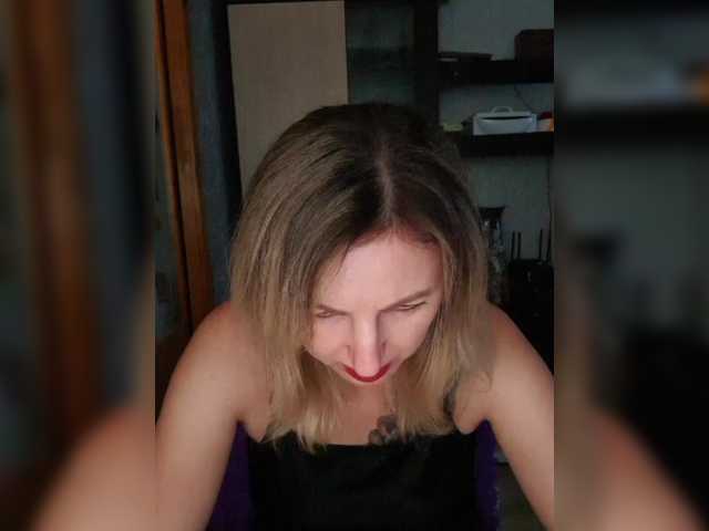 Nushka1984 webcam