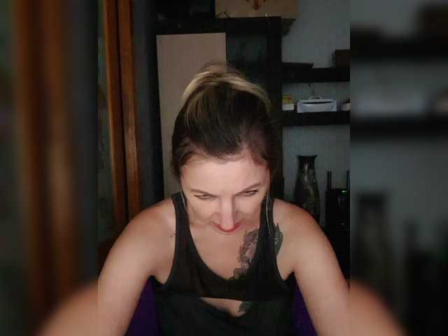 Nushka1984 webcam