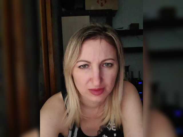 Рунетки: девушка дрочит член парня ножками, секс чат бесплатно