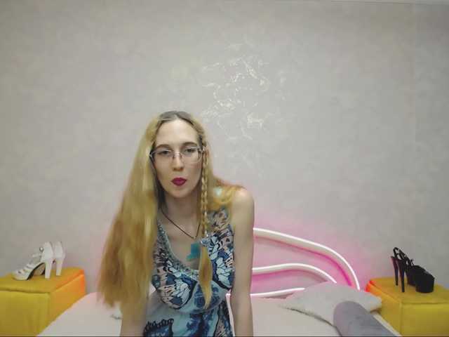 LizzieBrait webcam