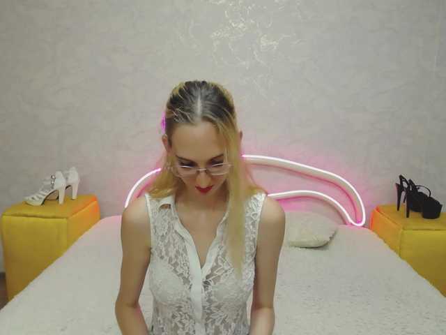 LizzieBrait webcam