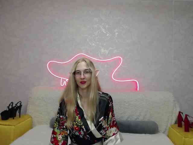 LizzieBrait webcam