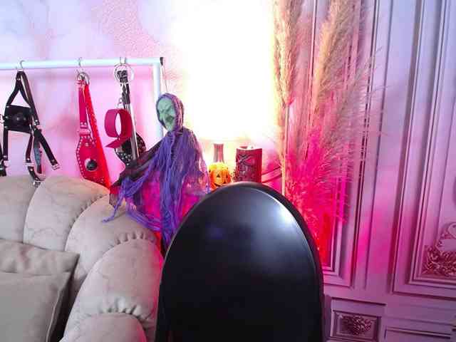 Naty-slavedoll webcam