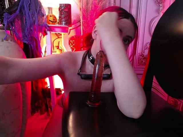 Naty-slavedoll webcam