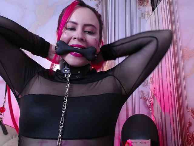 Naty-slavedoll webcam