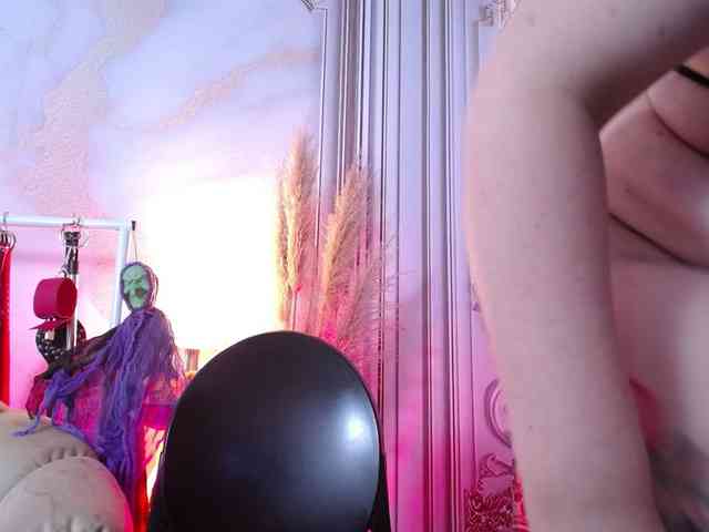 Naty-slavedoll webcam
