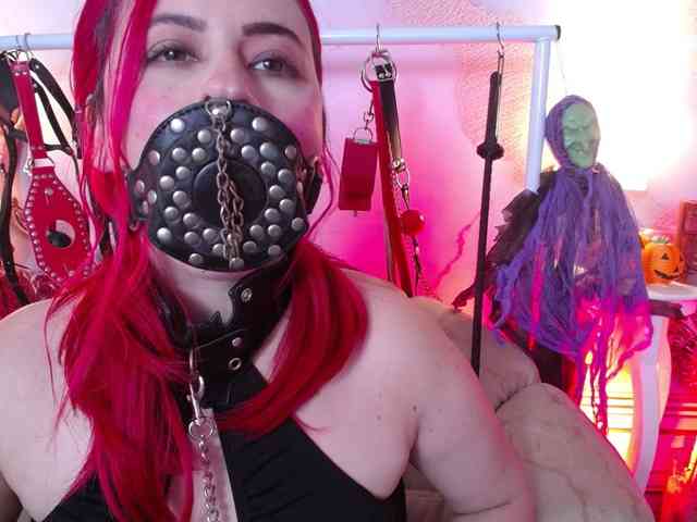 Naty-slavedoll webcam